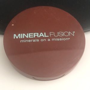 Mineral Fusion Deep 1 Pressed Powder Foundation